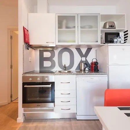 Lovelystay - Box Apartment