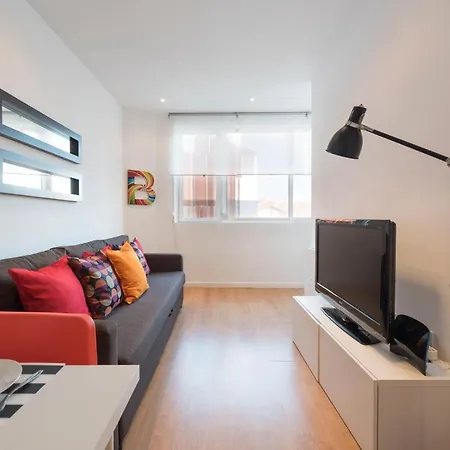 Lovelystay - Box Apartment Porto